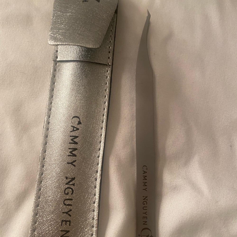Classic Tweezer from CAMMY NGUYEN